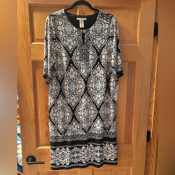 Studio One Dresses & Skirts - Black and White Boxy Tunic shift dress with Three-Quarter Sleeves